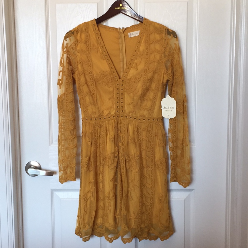 NWT Altar’d State embroidered dress